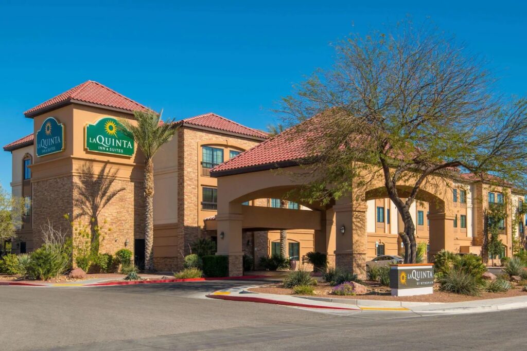 La Quinta Inn & Suites by Wyndham Las Vegas Airport South - Image 3