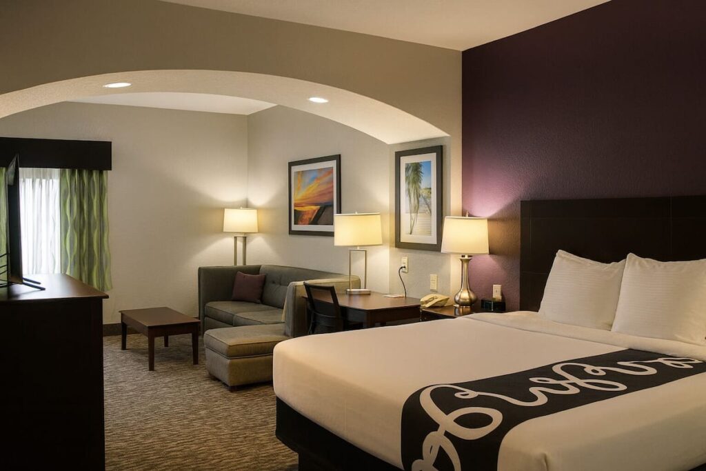 La Quinta Inn & Suites by Wyndham Port Orange / Daytona - Image 3