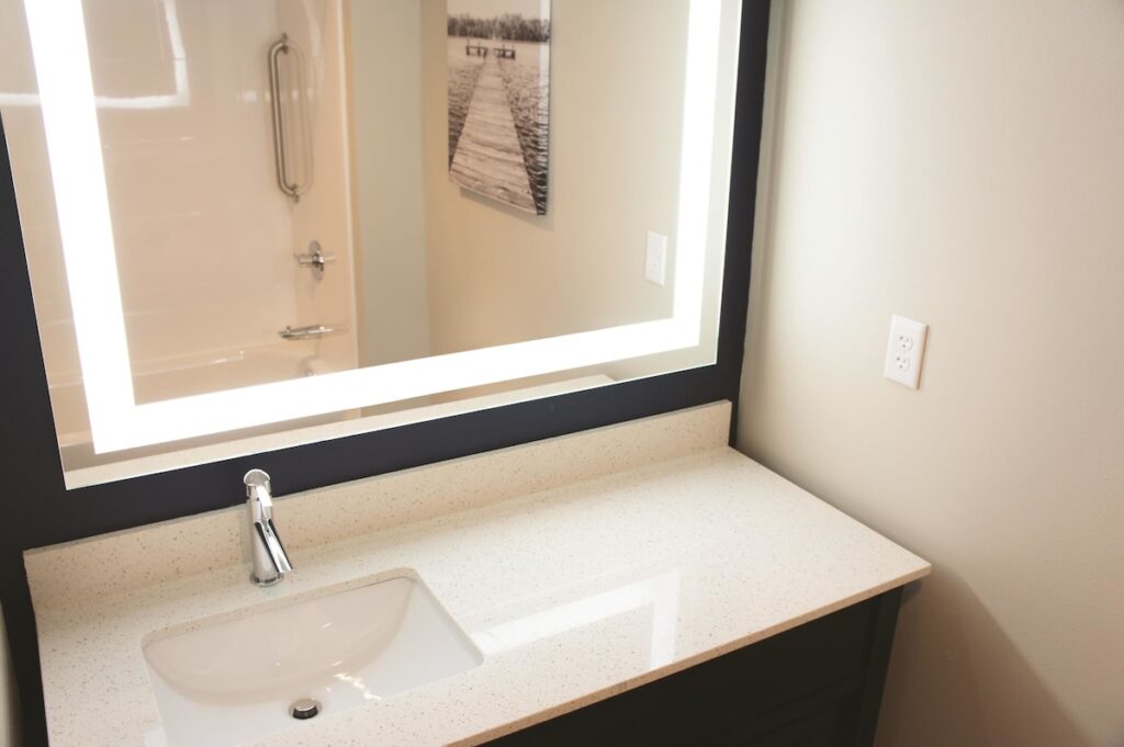 La Quinta Inn & Suites by Wyndham Rock Hill - Image 1