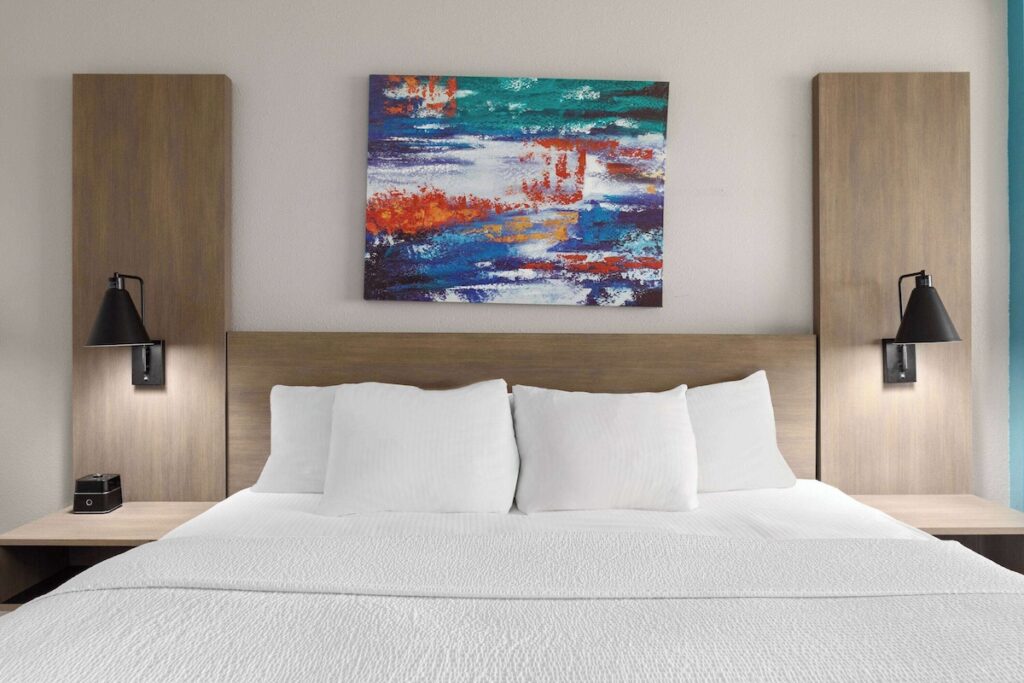 La Quinta Inn by Wyndham Decatur - Image 2