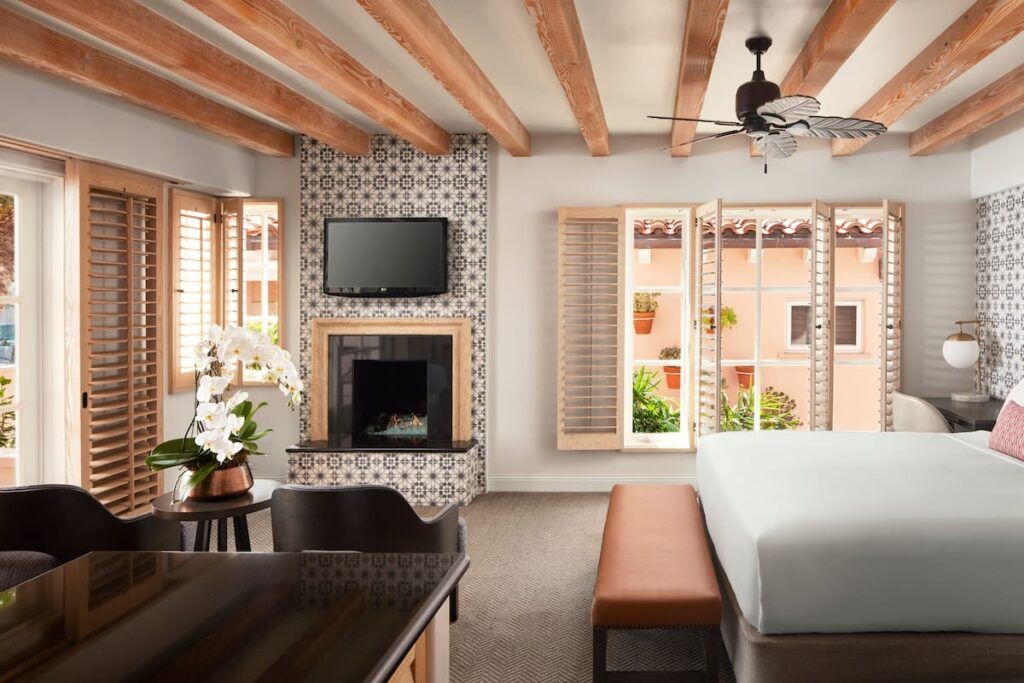 La Valencia Hotel - Image 4