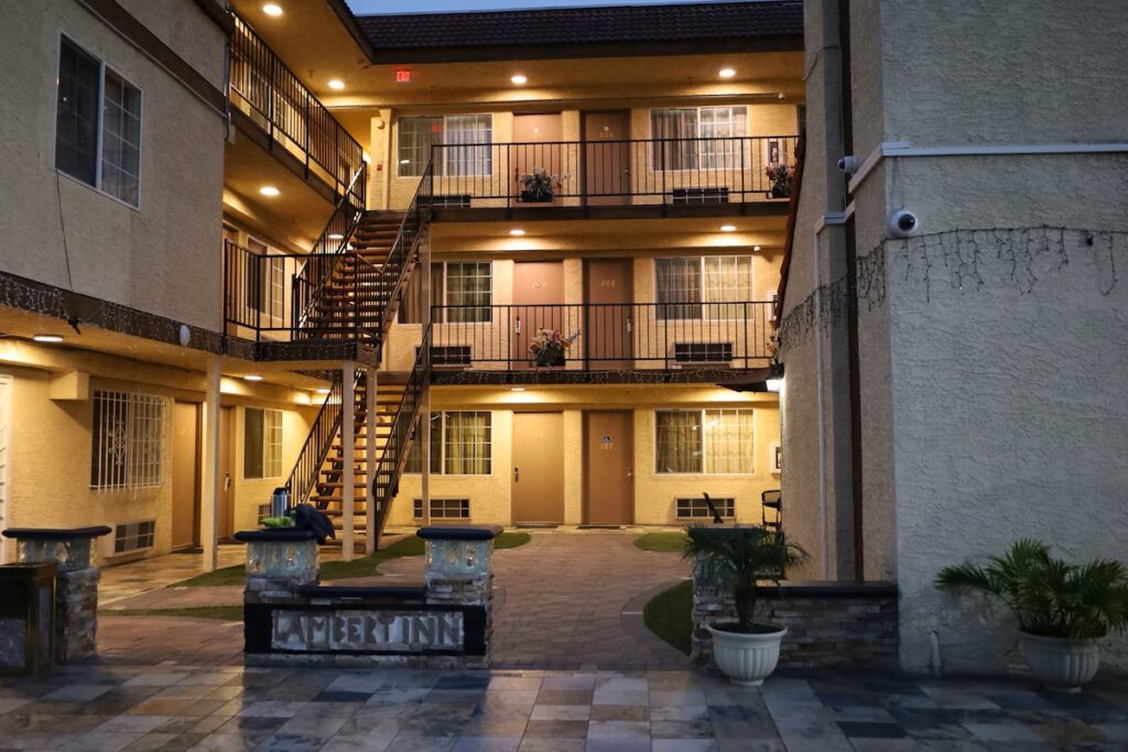 Lambert Inn - Image 2
