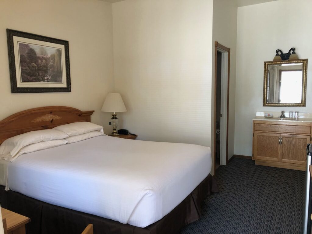 Landmark Inn - Image 3