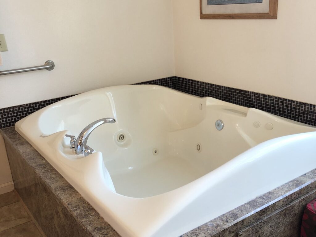 Landmark Inn - Image 2