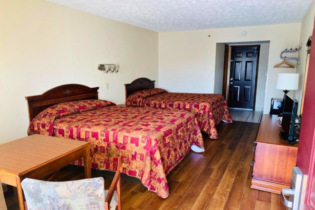 Landmark Inn - Image 3