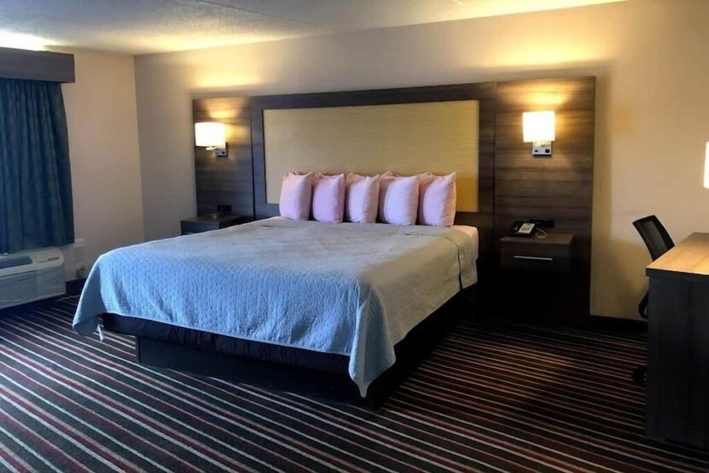 Legacy Inn Sumner - Image 3