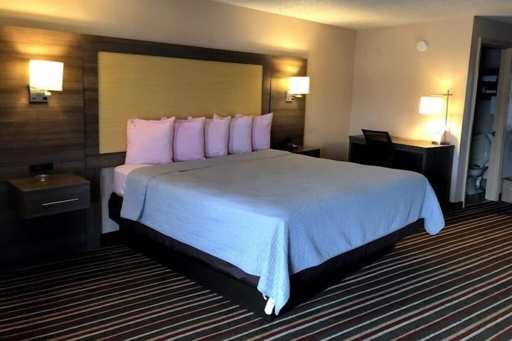 Legacy Inn Sumner - Image 4