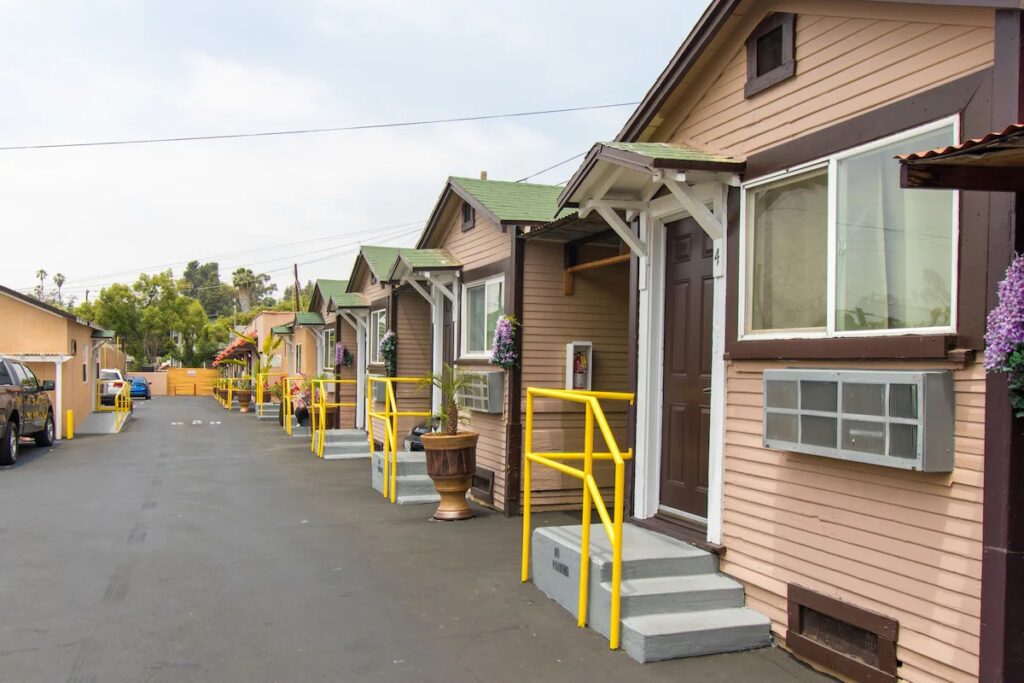 Lincoln Park Motel - Image 2