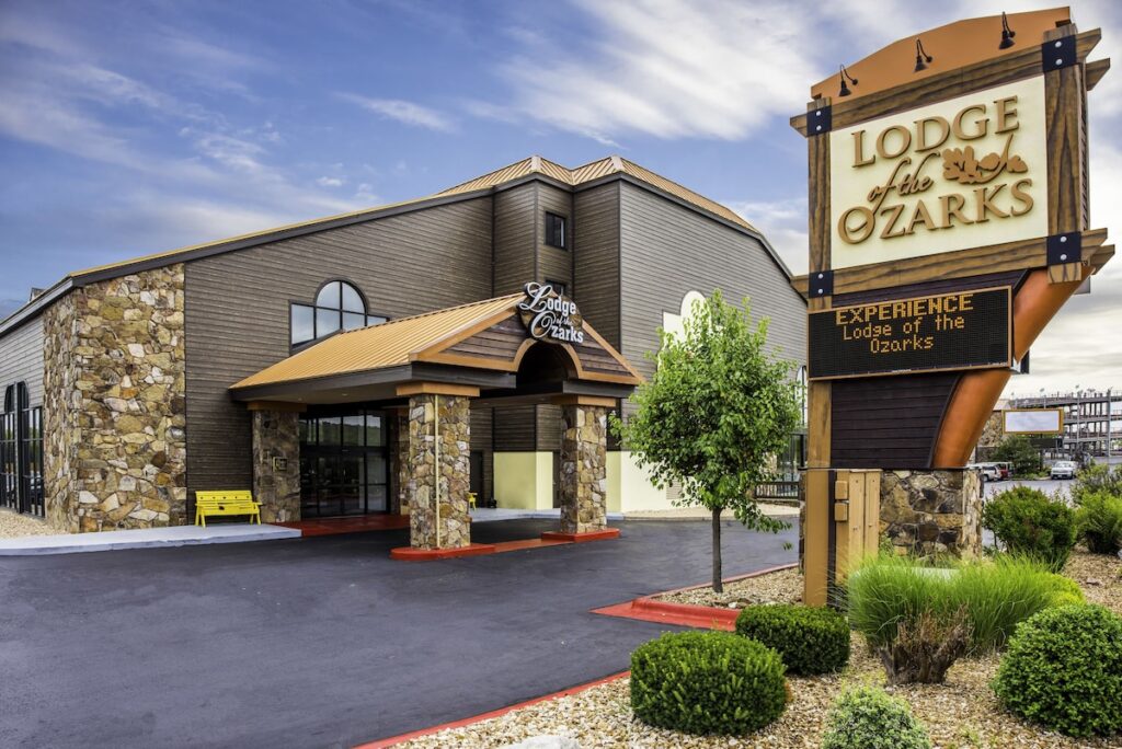 Lodge Of The Ozarks - Image 2