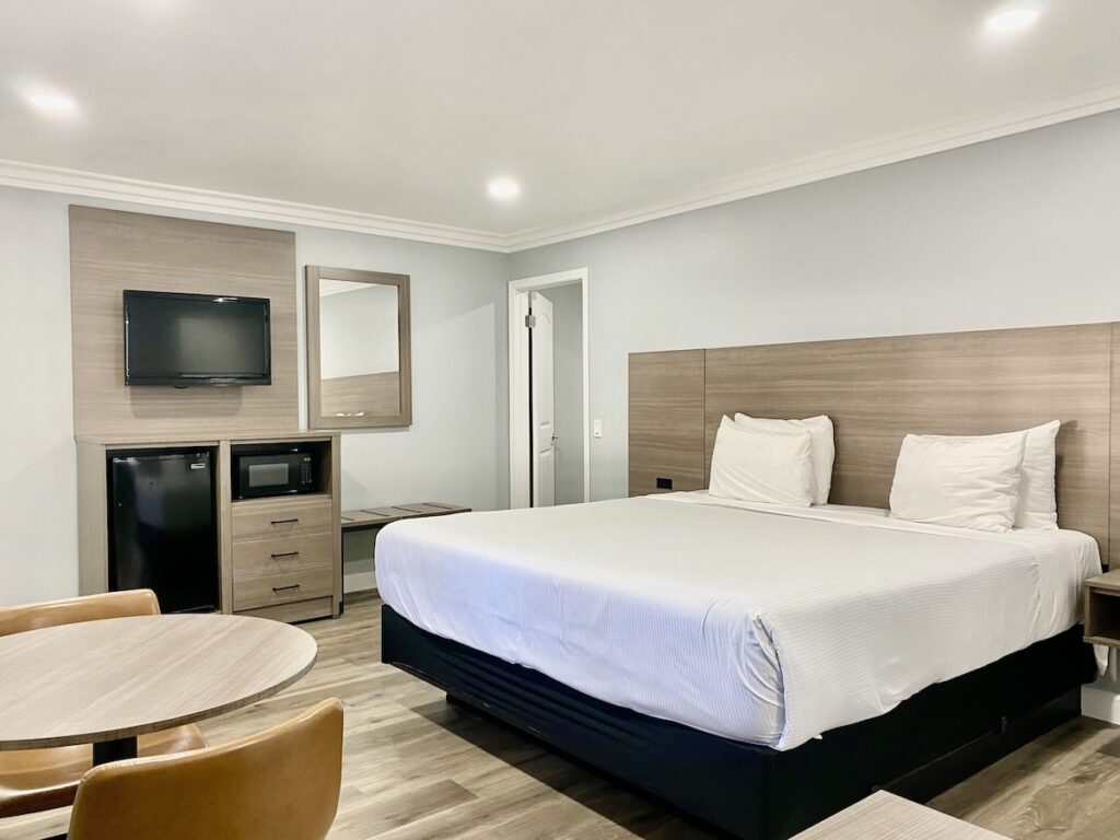 Lone Oak Lodge - Image 3