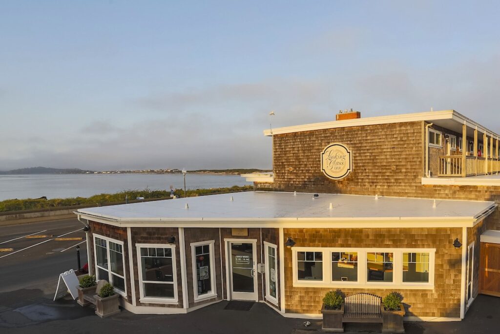 Looking Glass Inn - Image 4