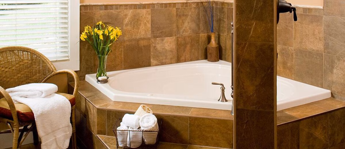 Lookout Point Lakeside Inn