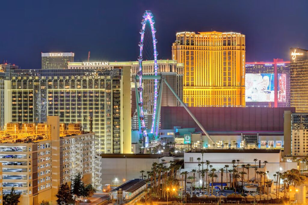 Lucky Gem Penthouse & Luxury Suites at Signature Resort, Strip View 509 - Image 2