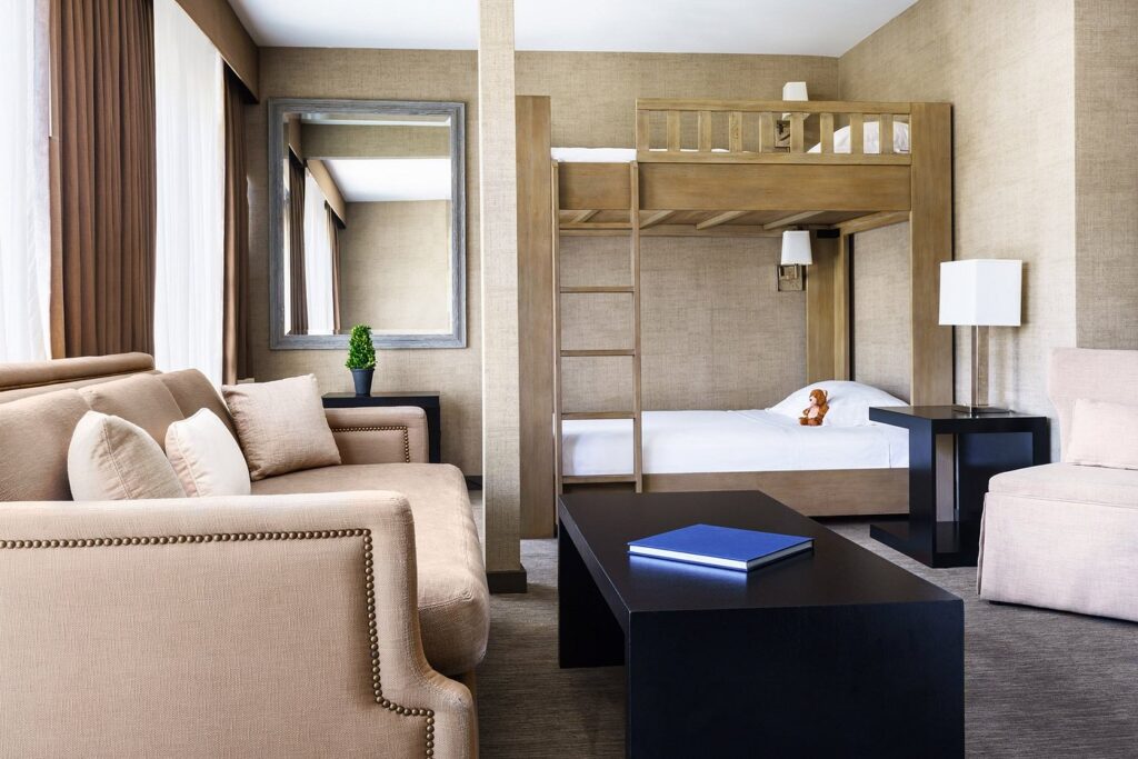 Luxe Sunset Boulevard Hotel - Image 4