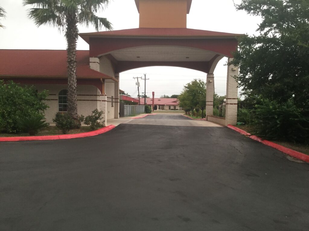 Luxury Inn and Suites Seaworld Lackland - Image 5