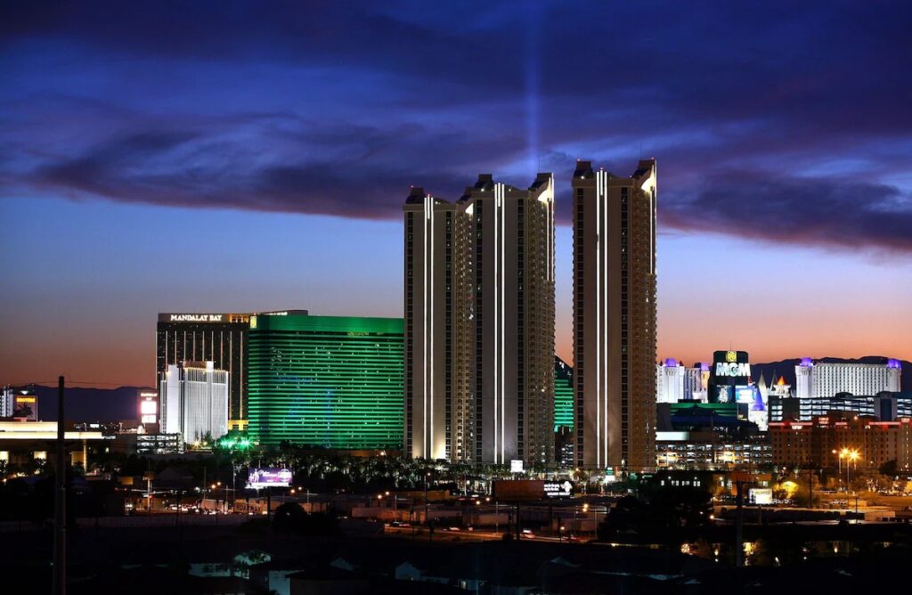 Luxury Suites International At The Signature - Image 2