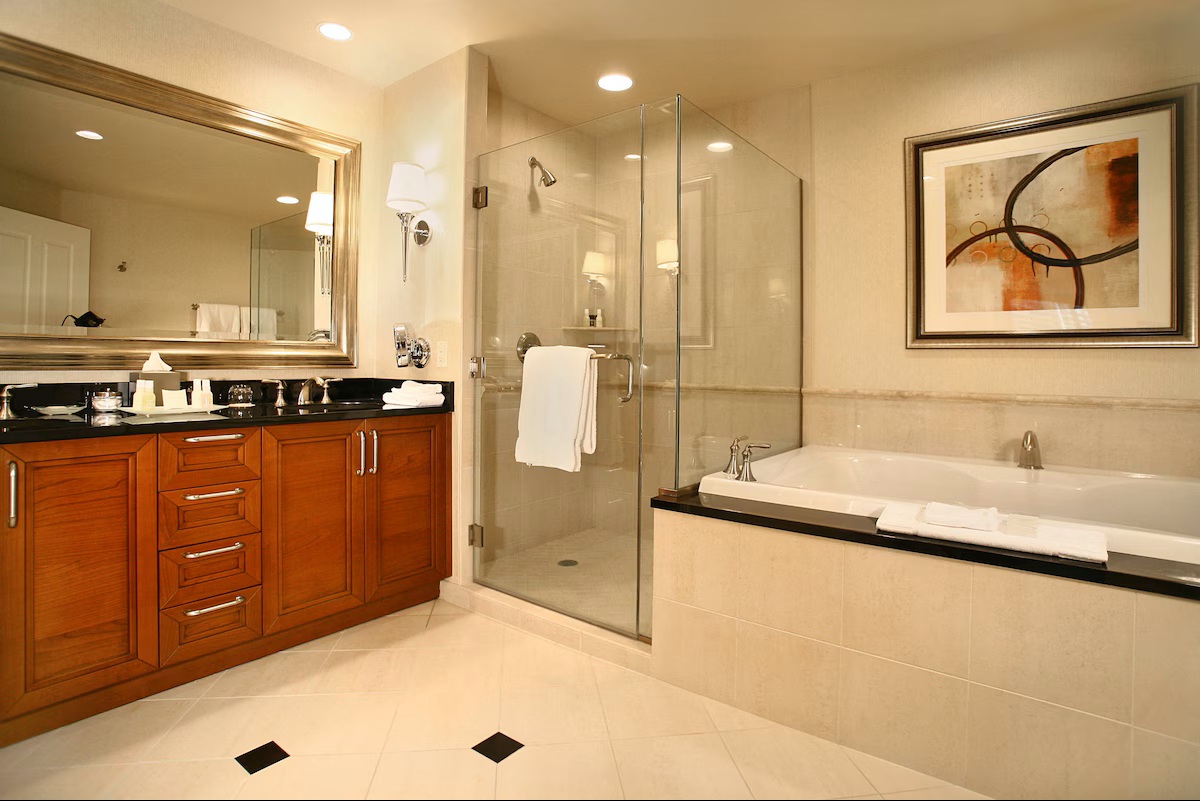 Luxury Suites International At The Signature deepsoaking tub