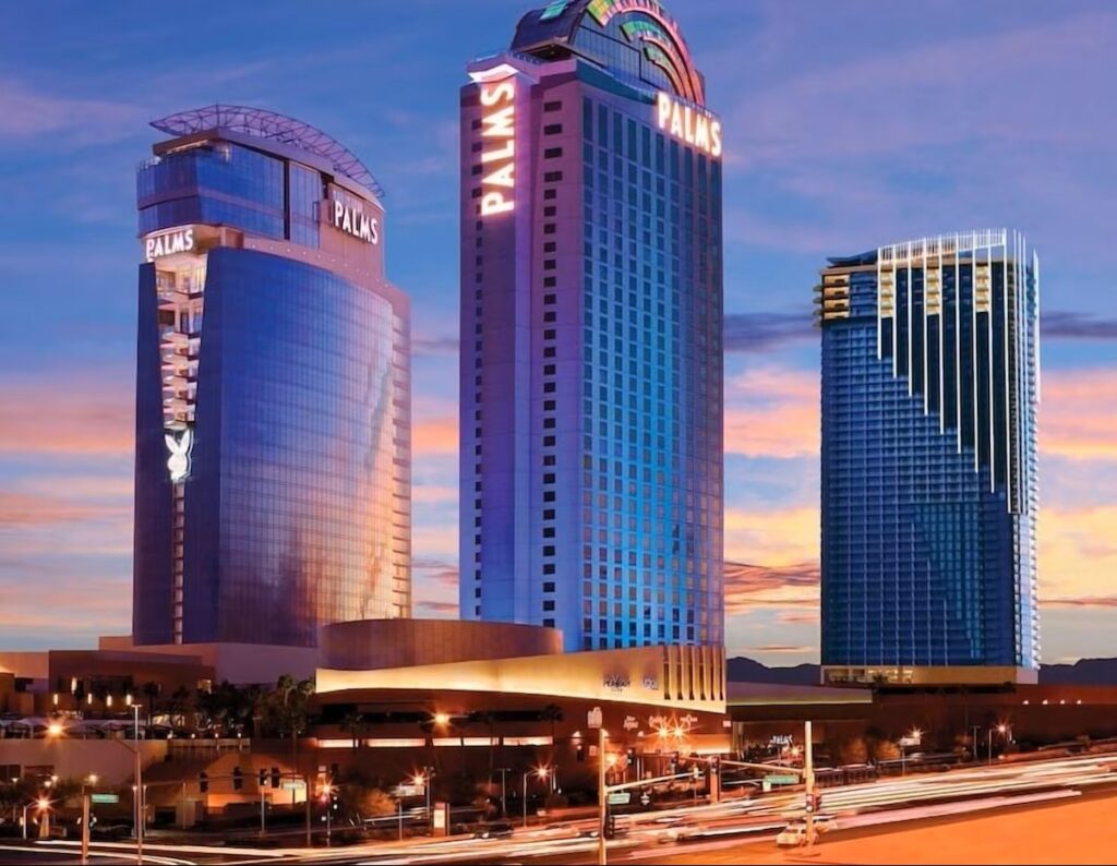 Luxury Suites at the Palms - Image 2