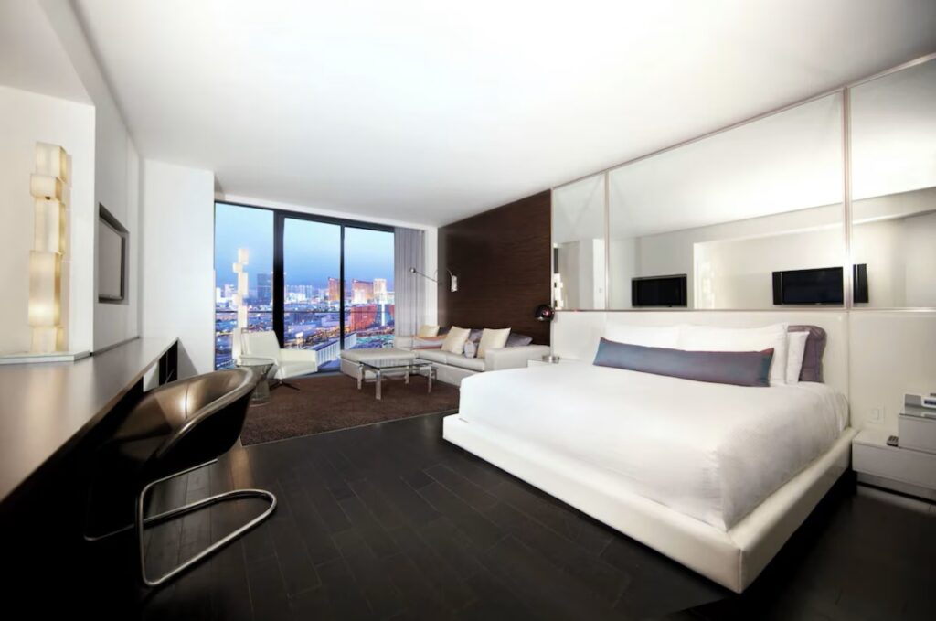 Luxury Suites at the Palms - Image 3
