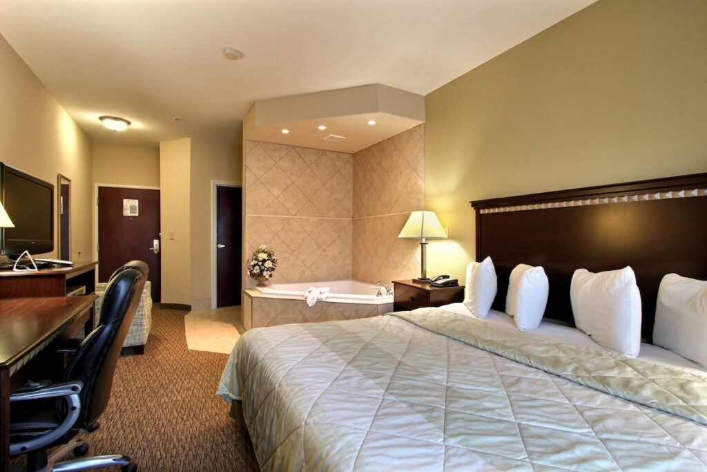 Magnolia Inn & Suites - Image 3