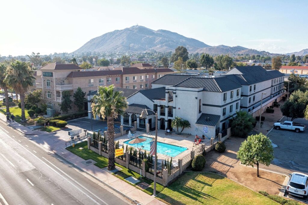 MainStay Suites Moreno Valley Near March Air Reserve Base - Image 2