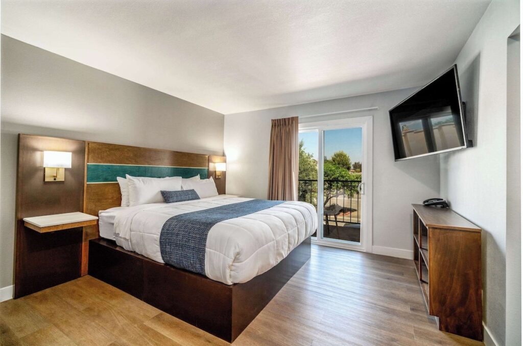 MainStay Suites Moreno Valley Near March Air Reserve Base - Image 3