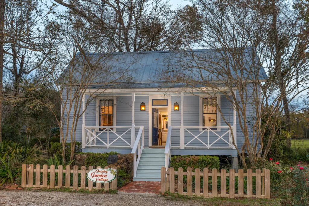 Maison D’Memoire Bed & Breakfast Cottages - Image 5