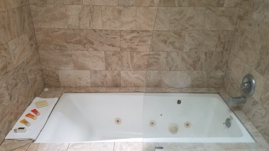 Malibu Country Inn - Image 2