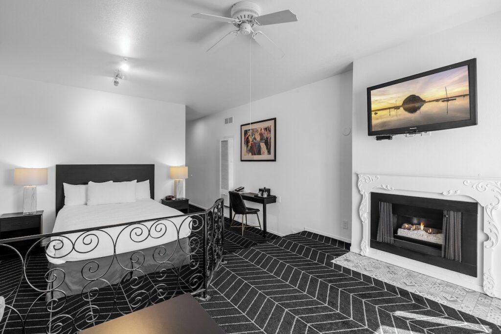 Masterpiece Hotel - Image 2