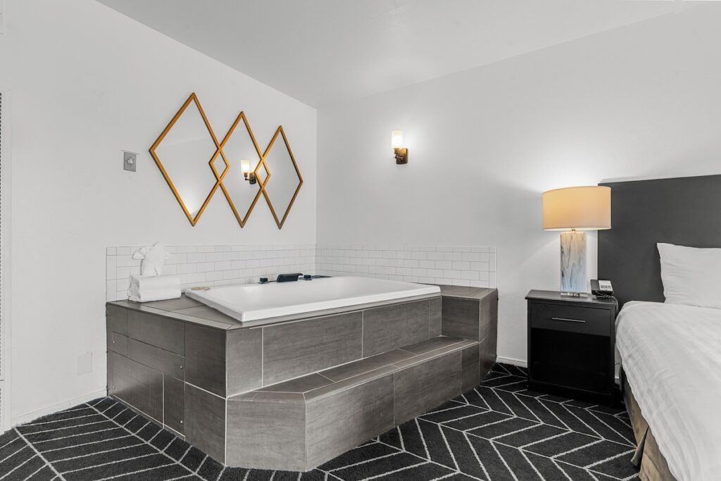 Masterpiece Hotel - Image 1