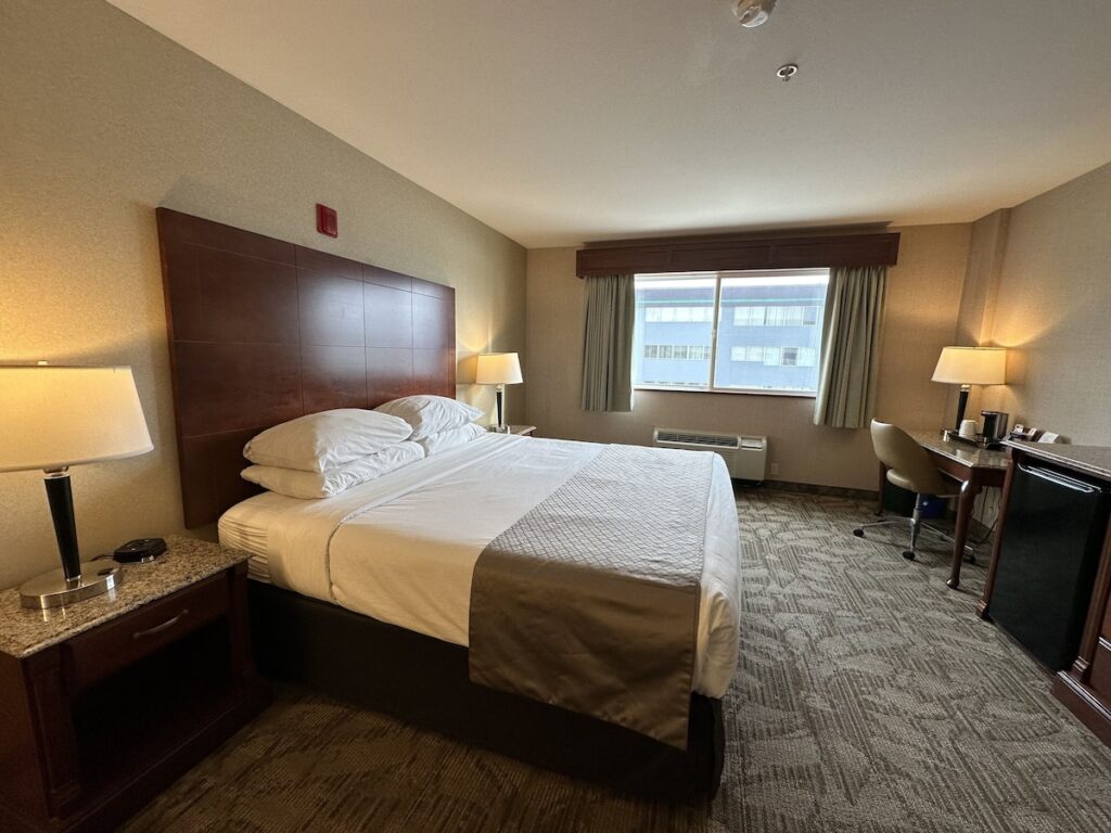 Medallion Inn & Suites - Image 2