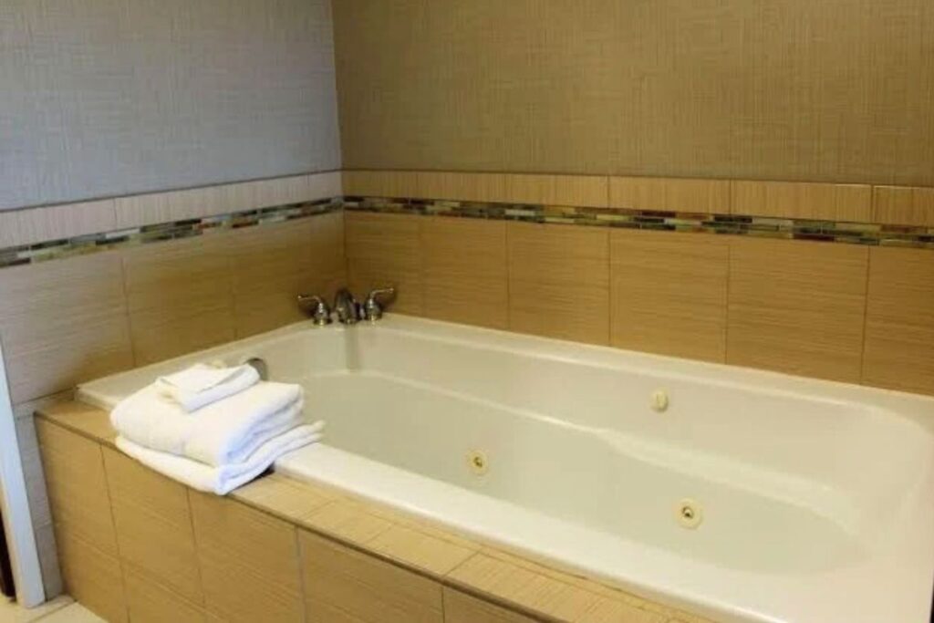 Medallion Inn & Suites - Image 1