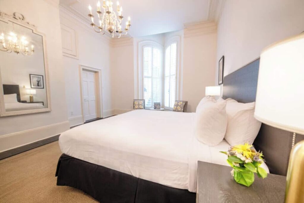 Melrose Mansion - Image 4