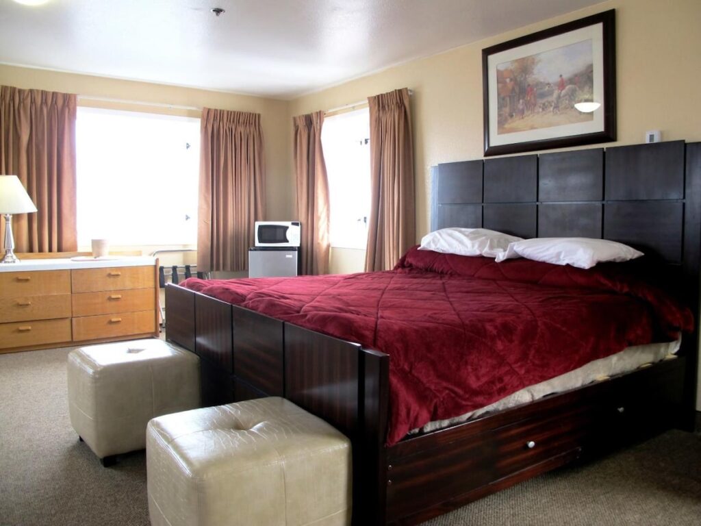 Merrill Field Inn - Image 4