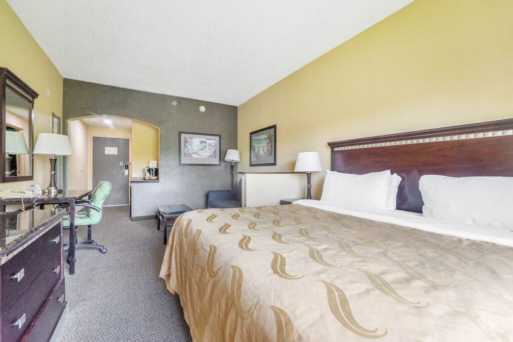 Mi Casa Hotel - Image 3