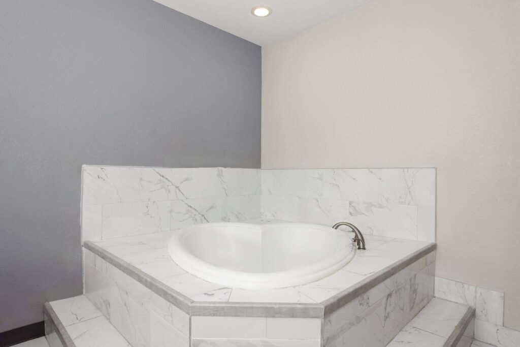 Microtel Inn & Suites by Wyndham Panama City - Image 3