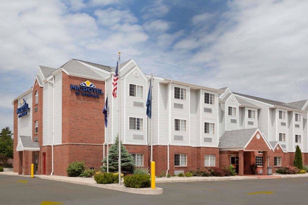 Microtel Inn & Suites by Wyndham South Bend/At Notre Dame Un - Image 2