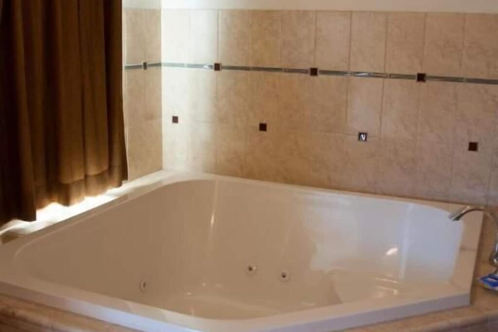 Mission Bell Motel - Image 2