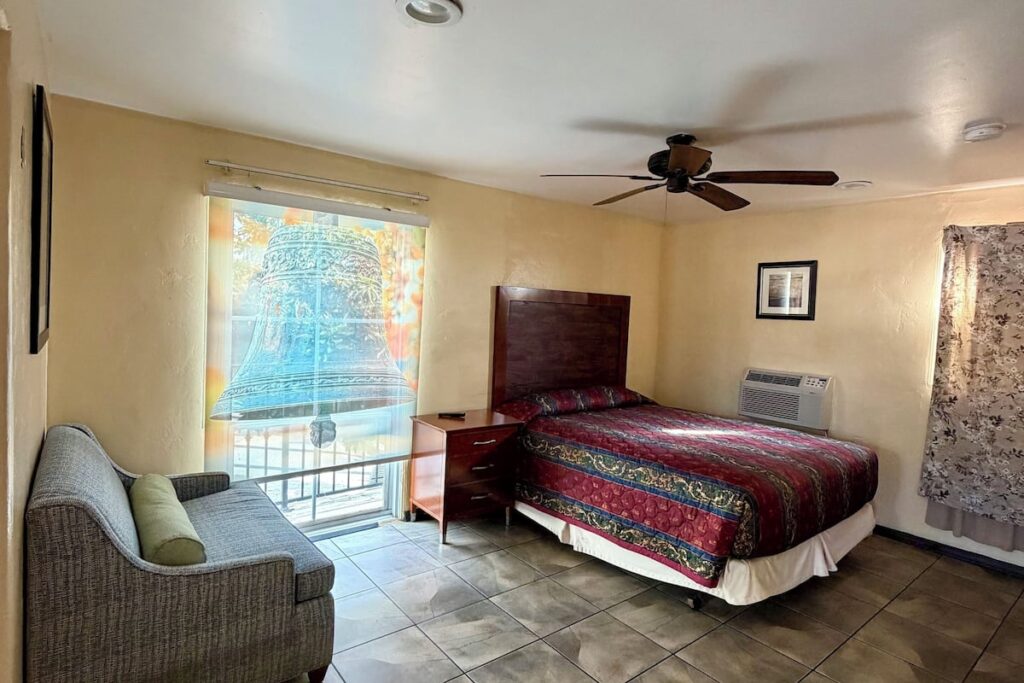 Mission Bell Motel - Image 4
