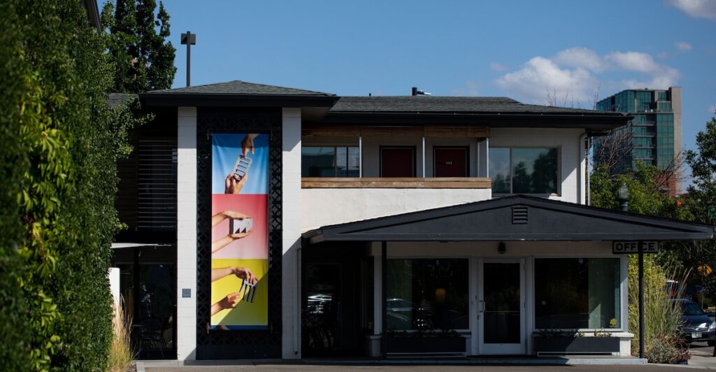 Modern Hotel - Image 2