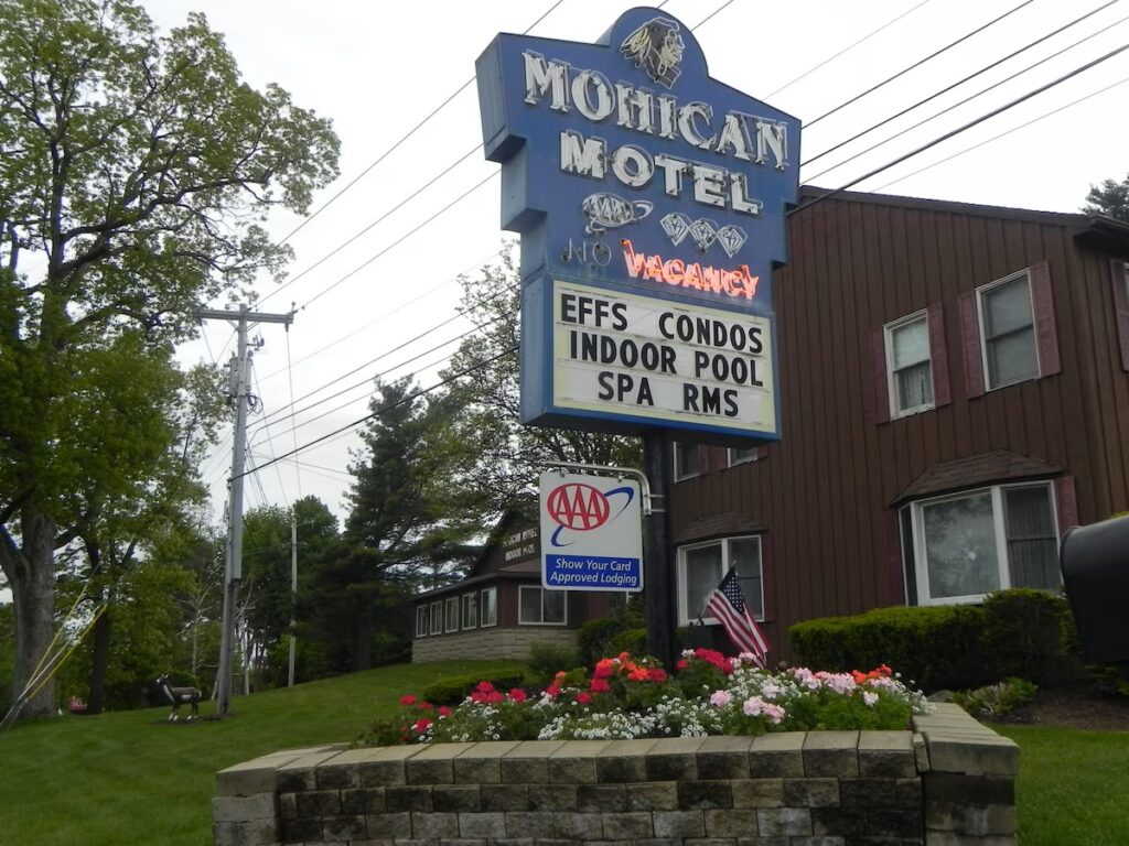 Mohican Resort Motel - Image 3