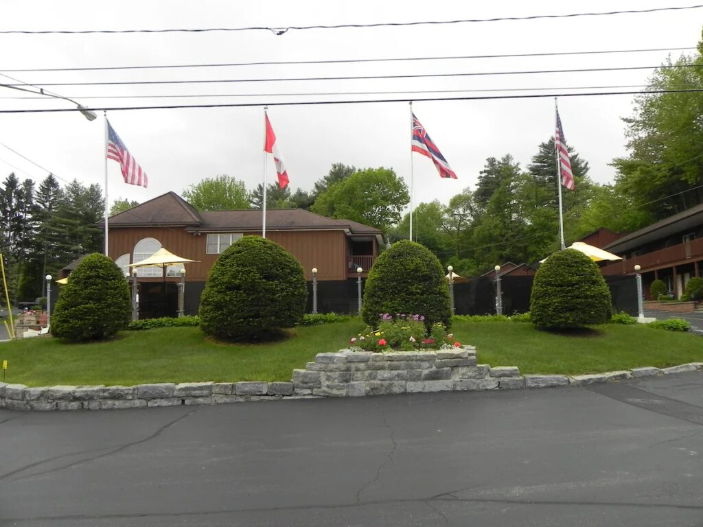 Mohican Resort Motel - Image 5