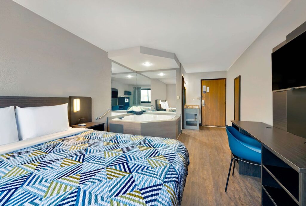 Motel 6 Cedar Rapids, IA – Airport - Image 3