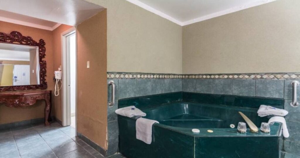 Motel 6 Fort Worth, TX – Seminary