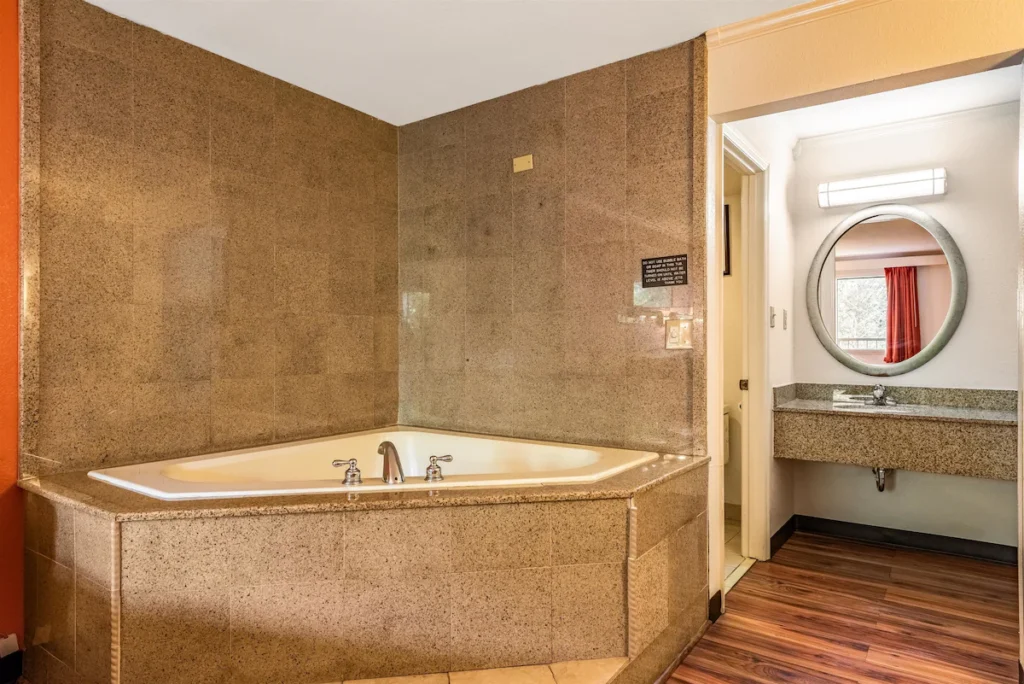 Motel 6 Gatlinburg, TN – Smoky Mountains - Image 1