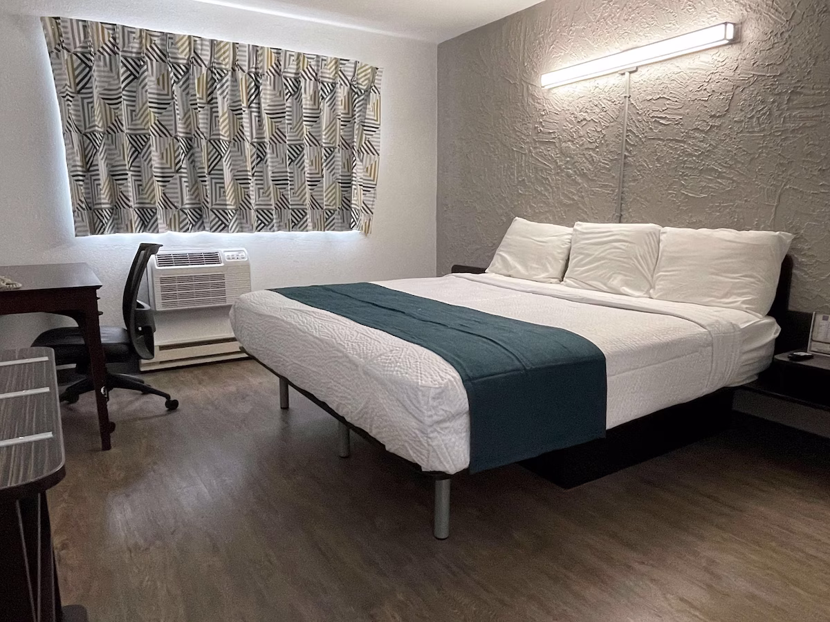 Motel 6 Green Bay, WI – Lambeau - Image 3