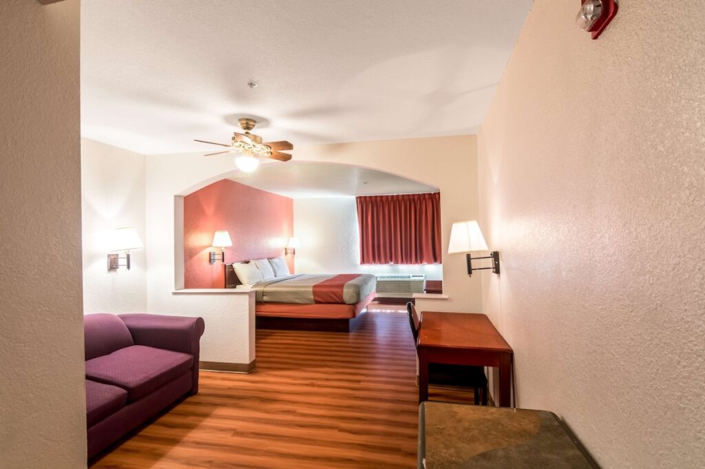 Motel 6 Oklahoma City, OK - Image 3