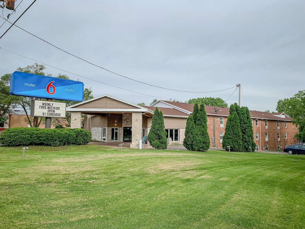 Motel 6 Rockford, IL - Image 2