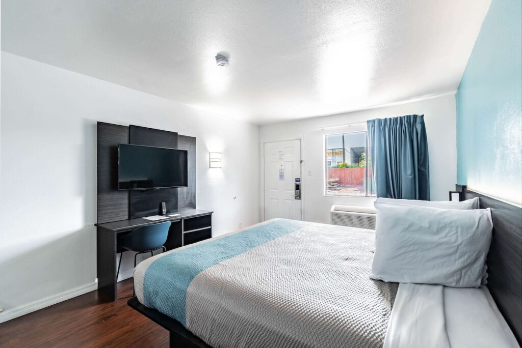 Motel 6 Tampa Near Fairgrounds – Casino - Image 4