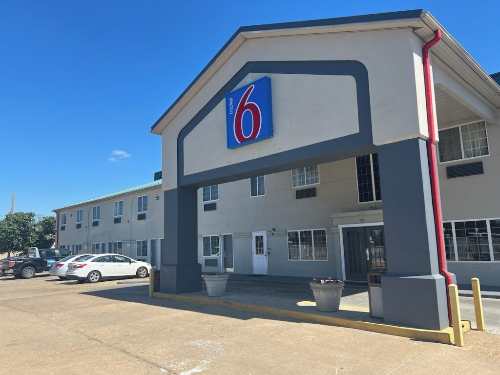 Motel 6 Tulsa, OK – Airport - Image 5